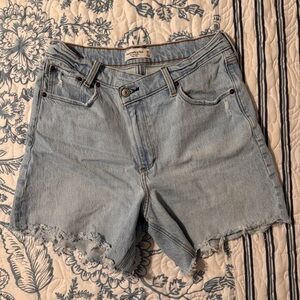 Abercrombie Dad Shorts - high rise